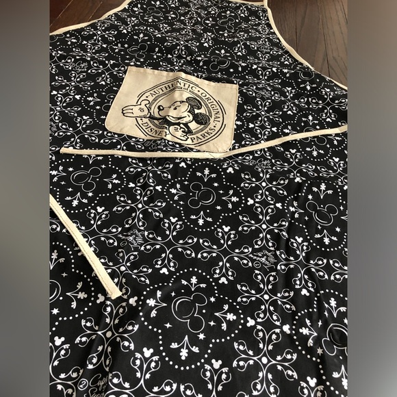 WDW/Disney Parks Gourmet Mickey Mouse Black/Tan Cotton Apron w/Pocket - NWOT! - Picture 4 of 10